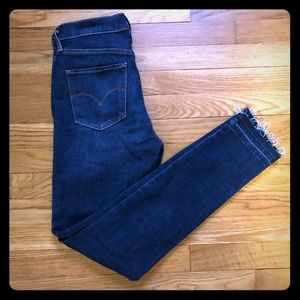 Levi’s 311 Shaping Skinny Jean